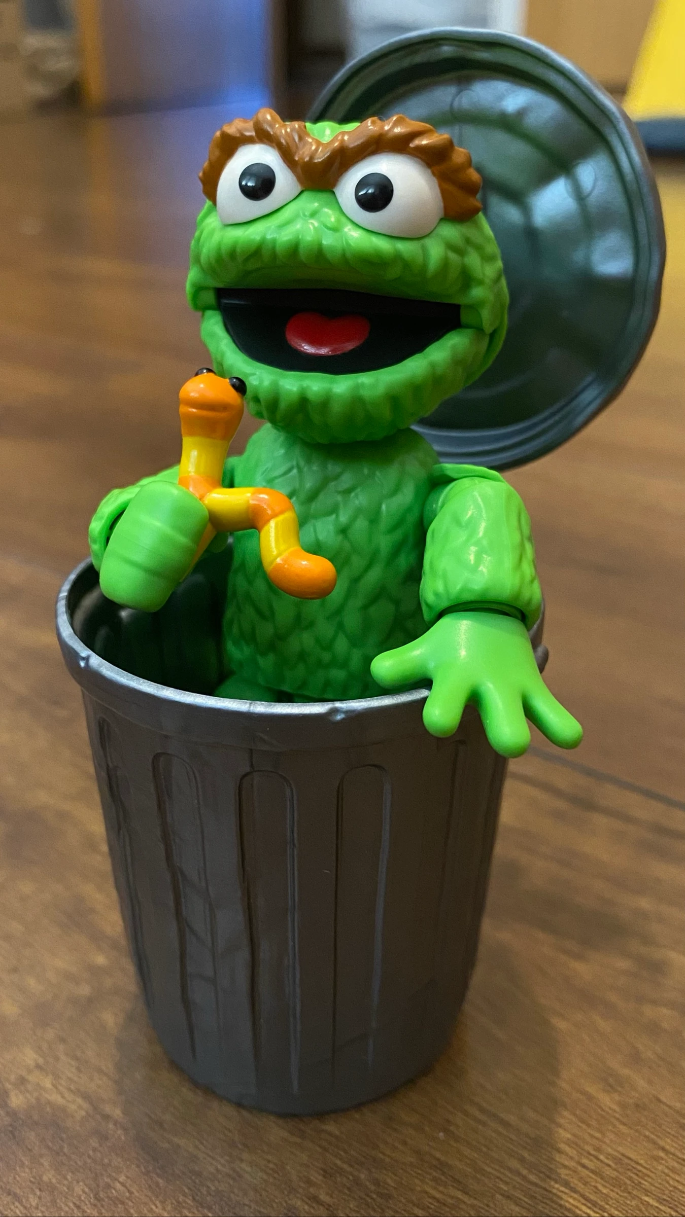 Sesame Street Oscar Figure – photo 8